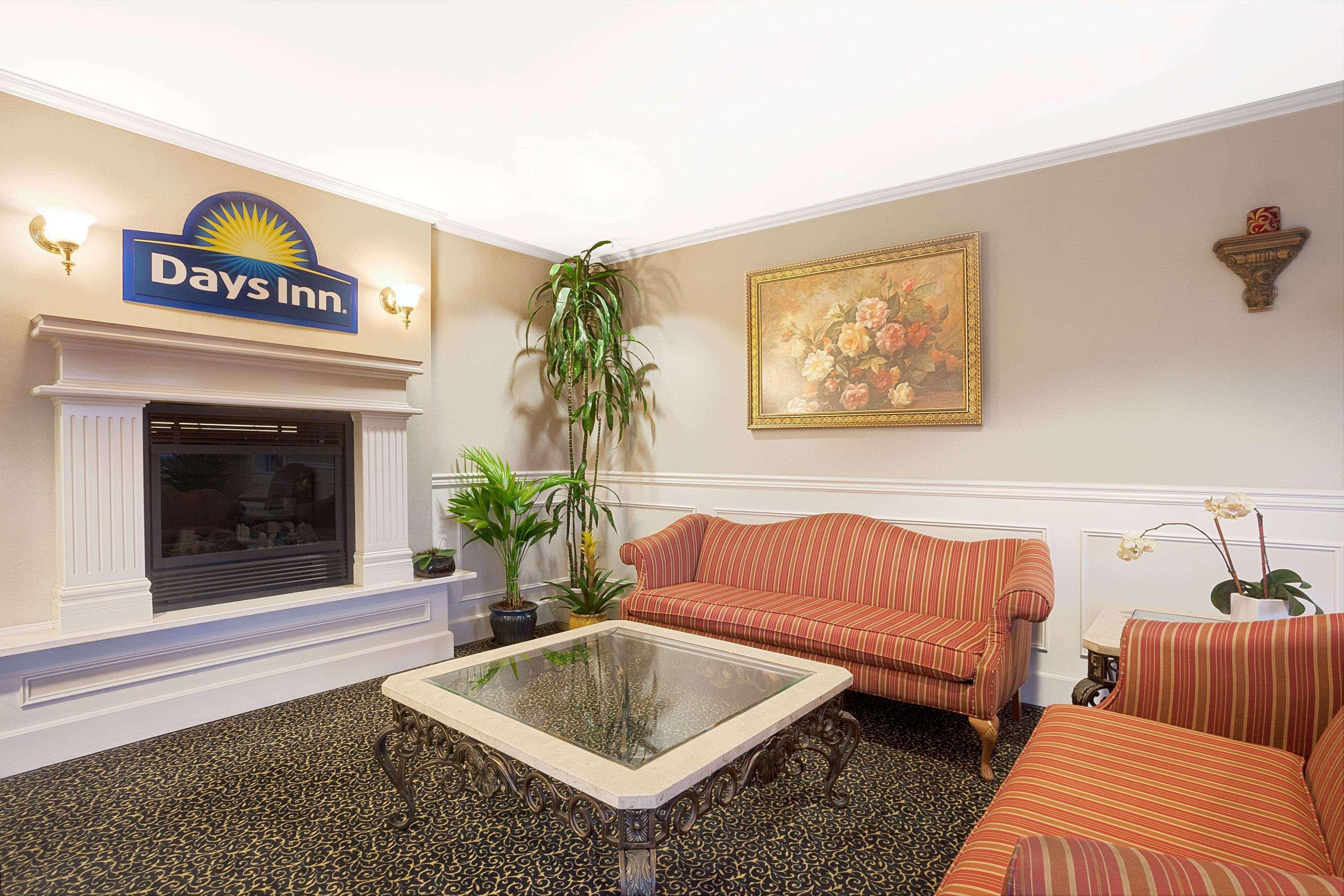 Days Inn By Wyndham Everett Eksteriør bilde